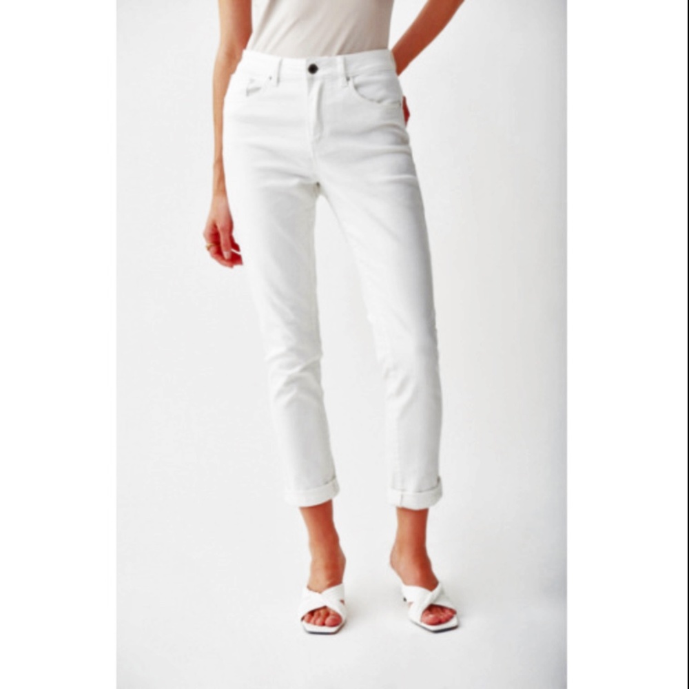 NWT Joseph Ribkoff Classic white Crop pant